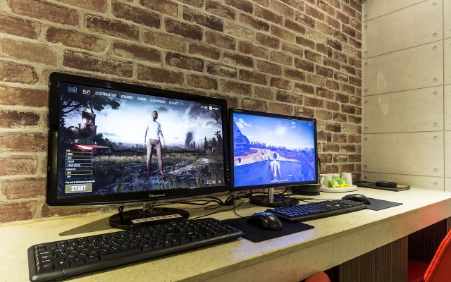 Deluxe couple PC