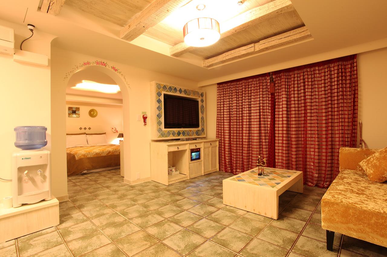 room detail thumbnail 0