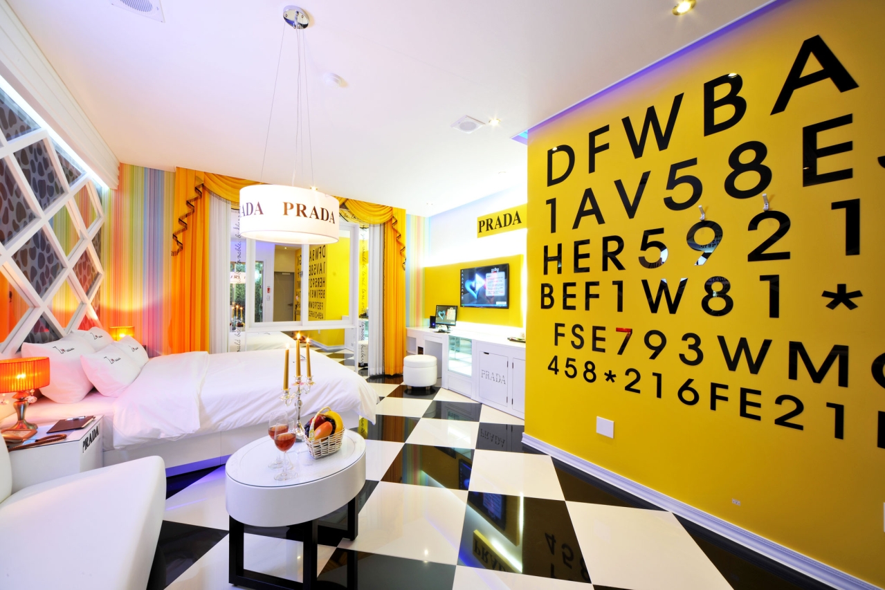 room detail thumbnail 1