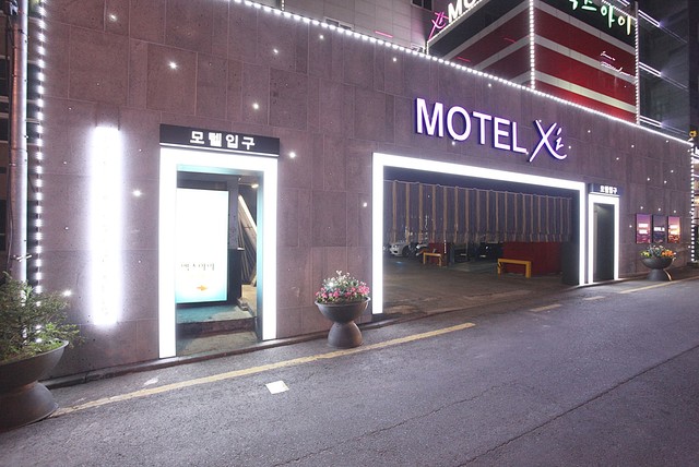 수원(시청역) 엑스아이(Xi)