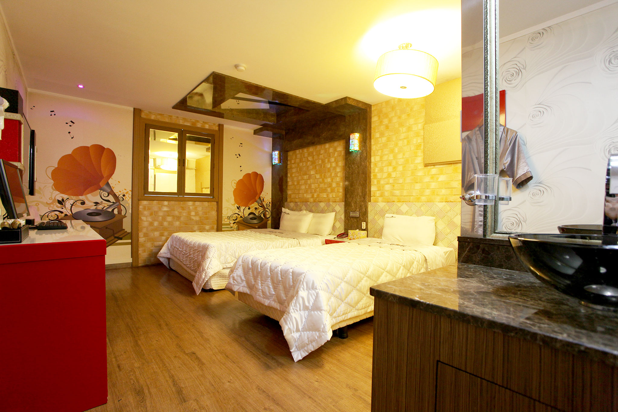 room detail thumbnail 0