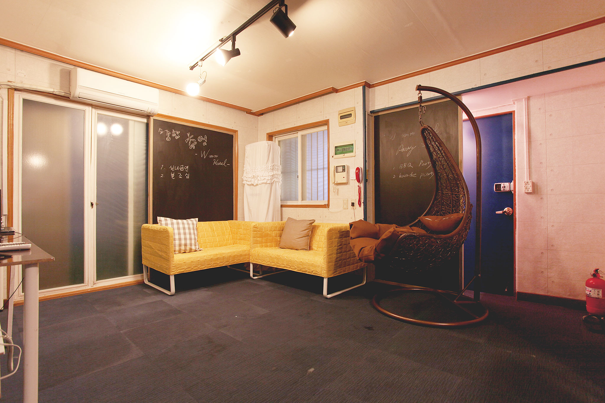 room detail thumbnail 2