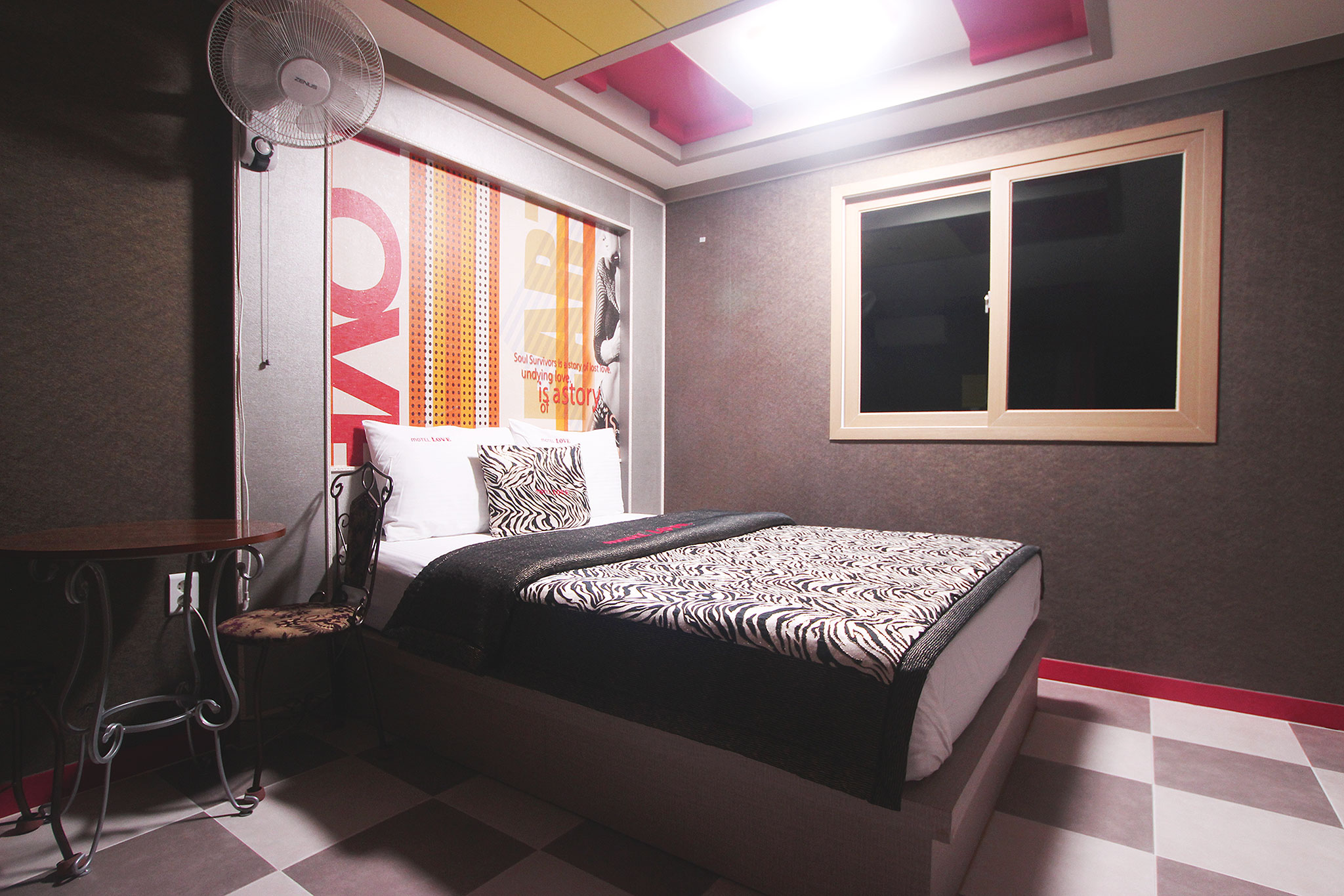room detail thumbnail 0