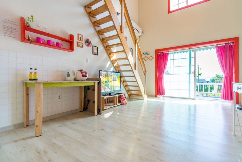 room detail thumbnail 2