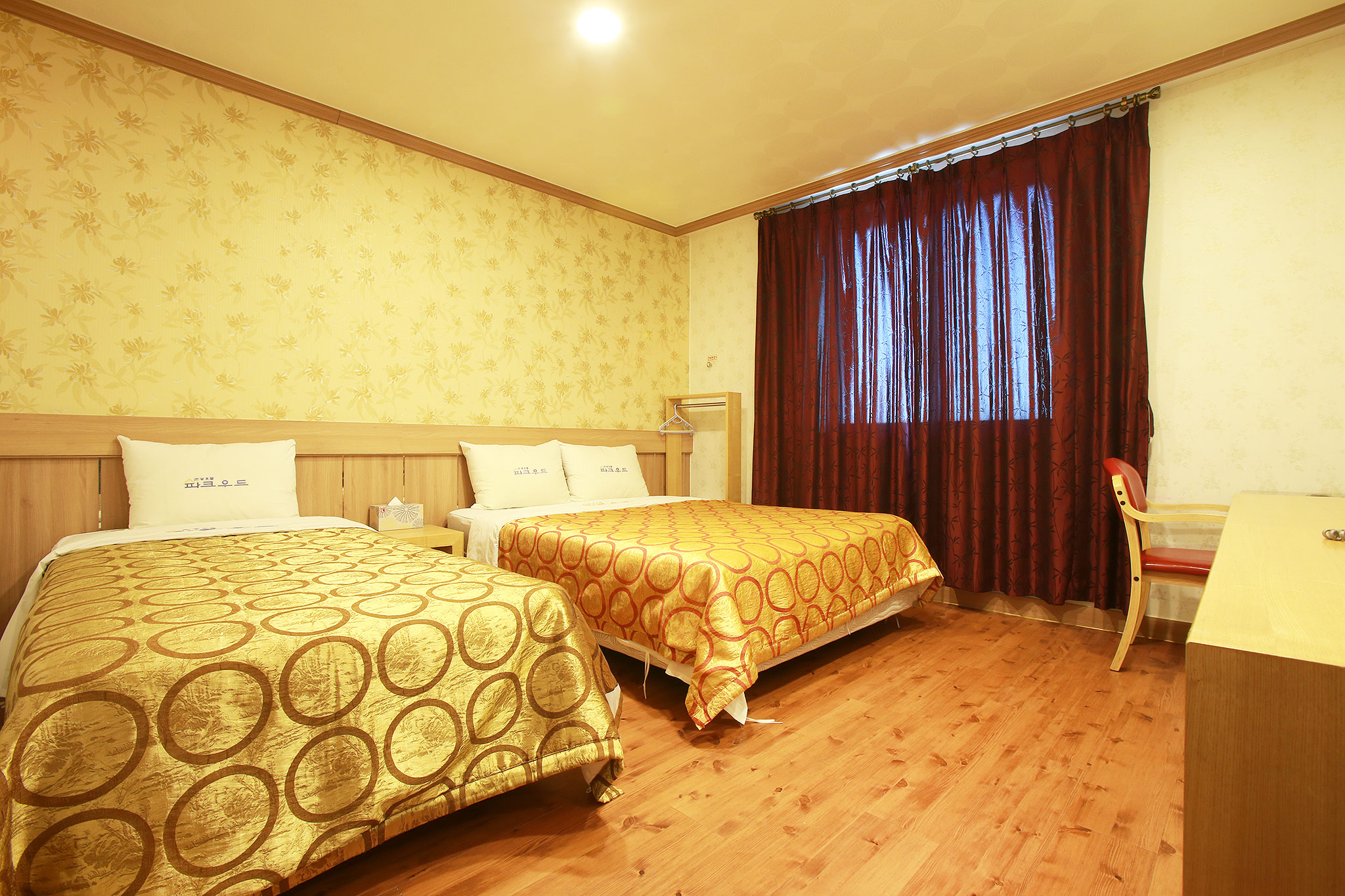 room detail thumbnail 0