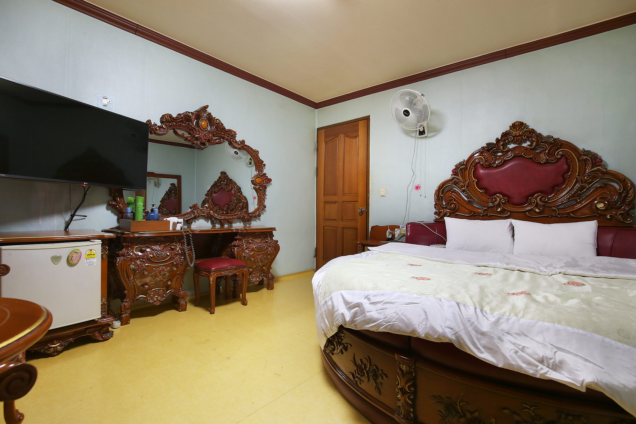 room detail thumbnail 0