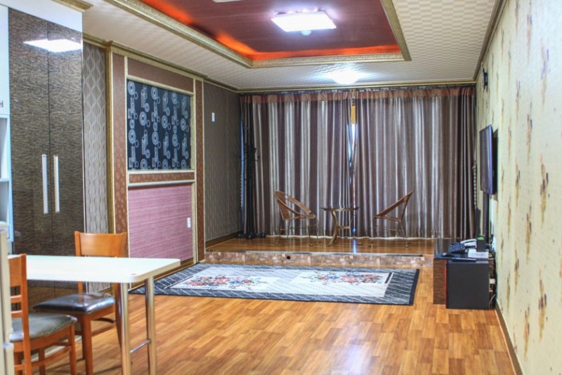 https://yaimg.yanolja.com/resize/place/v4/2017/08/24/05/599de252cf3e28.14050790.jpg