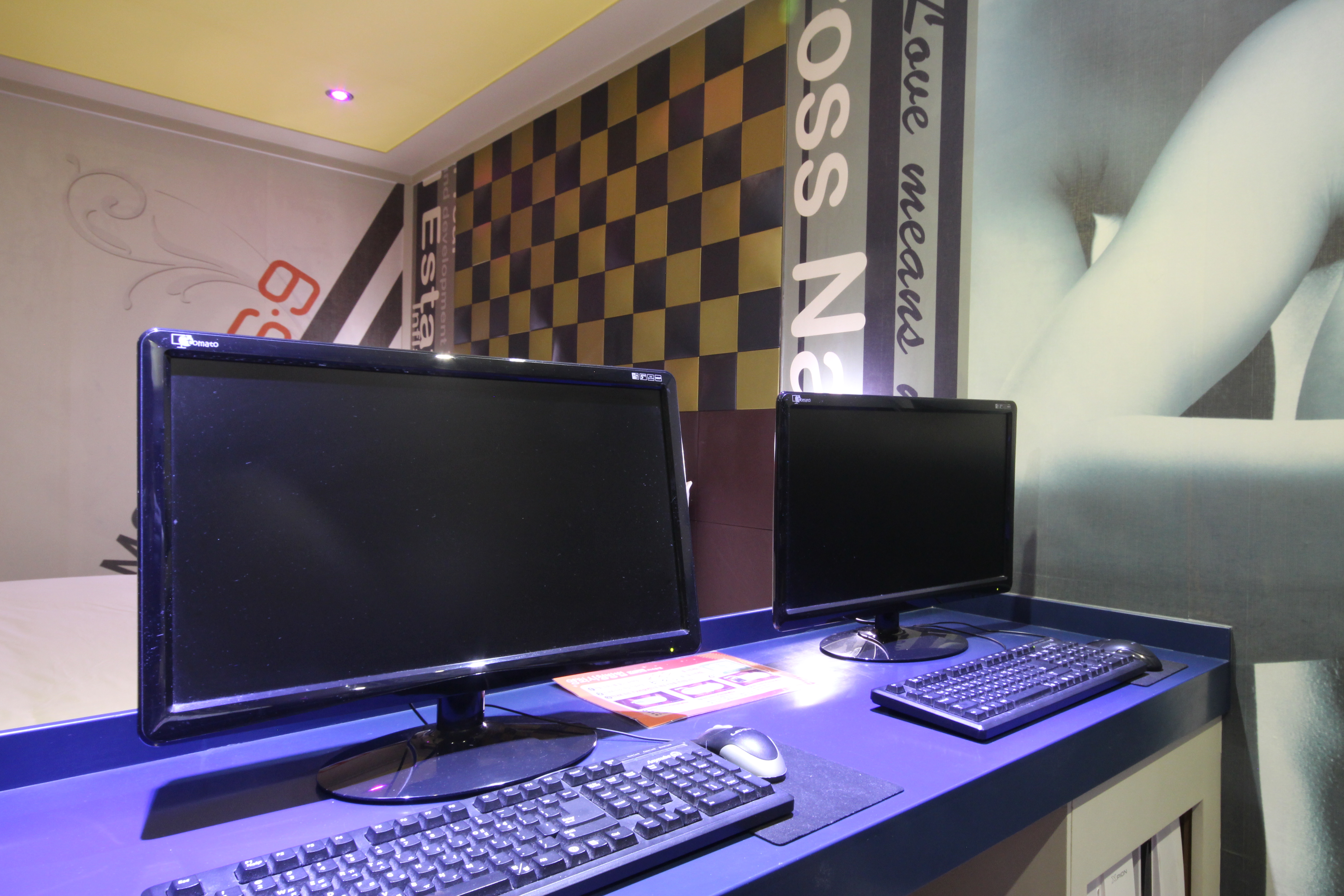 room detail thumbnail 1