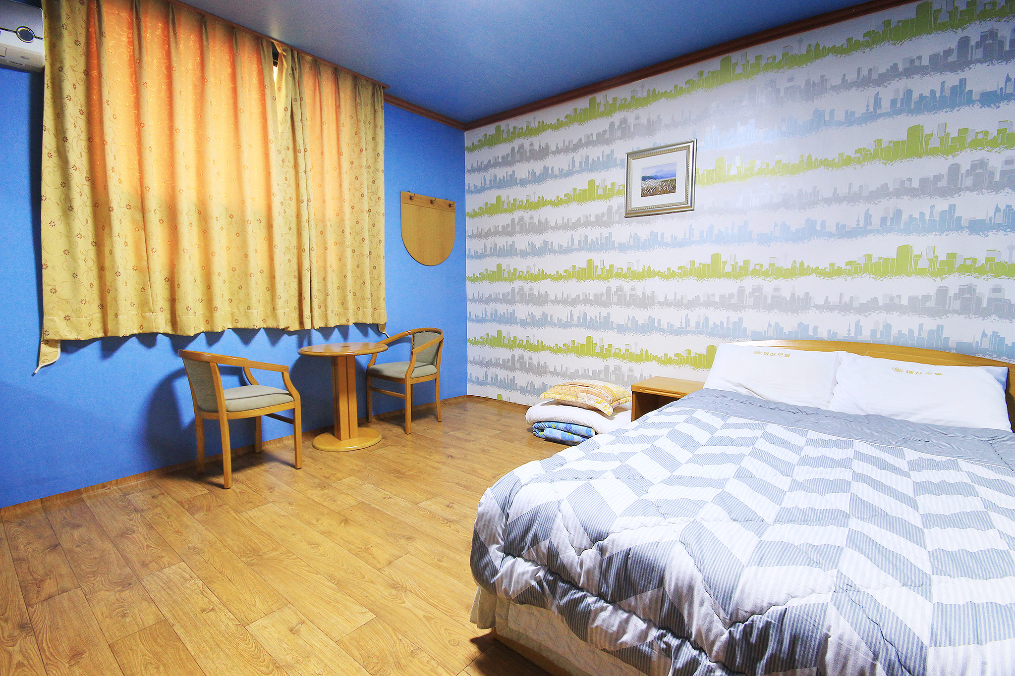 room detail thumbnail 0