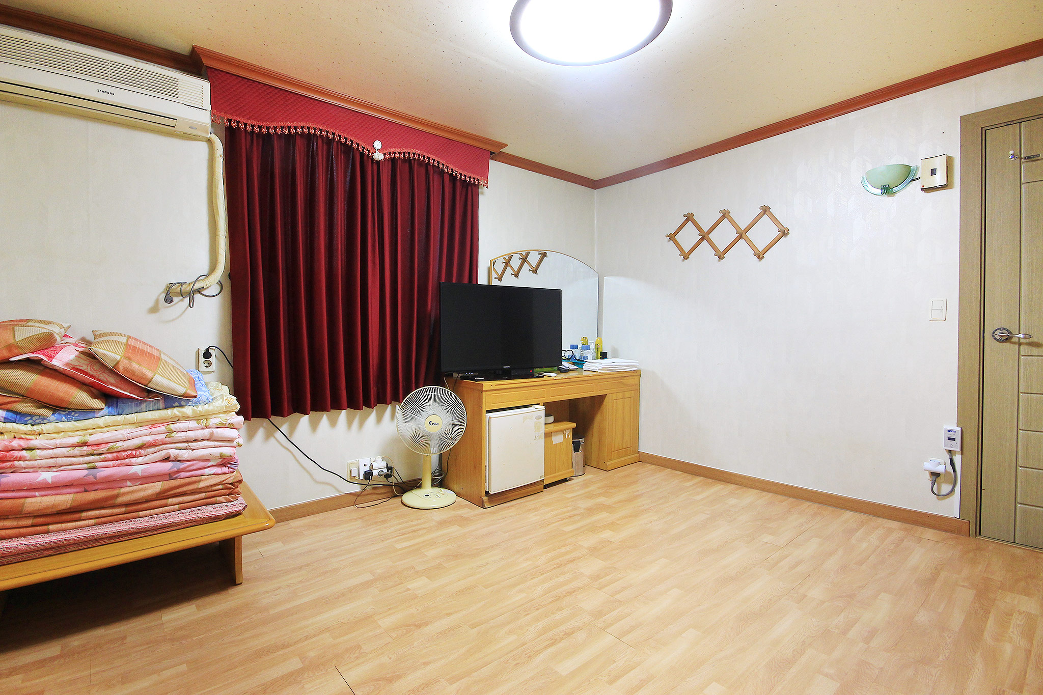 room detail thumbnail 0