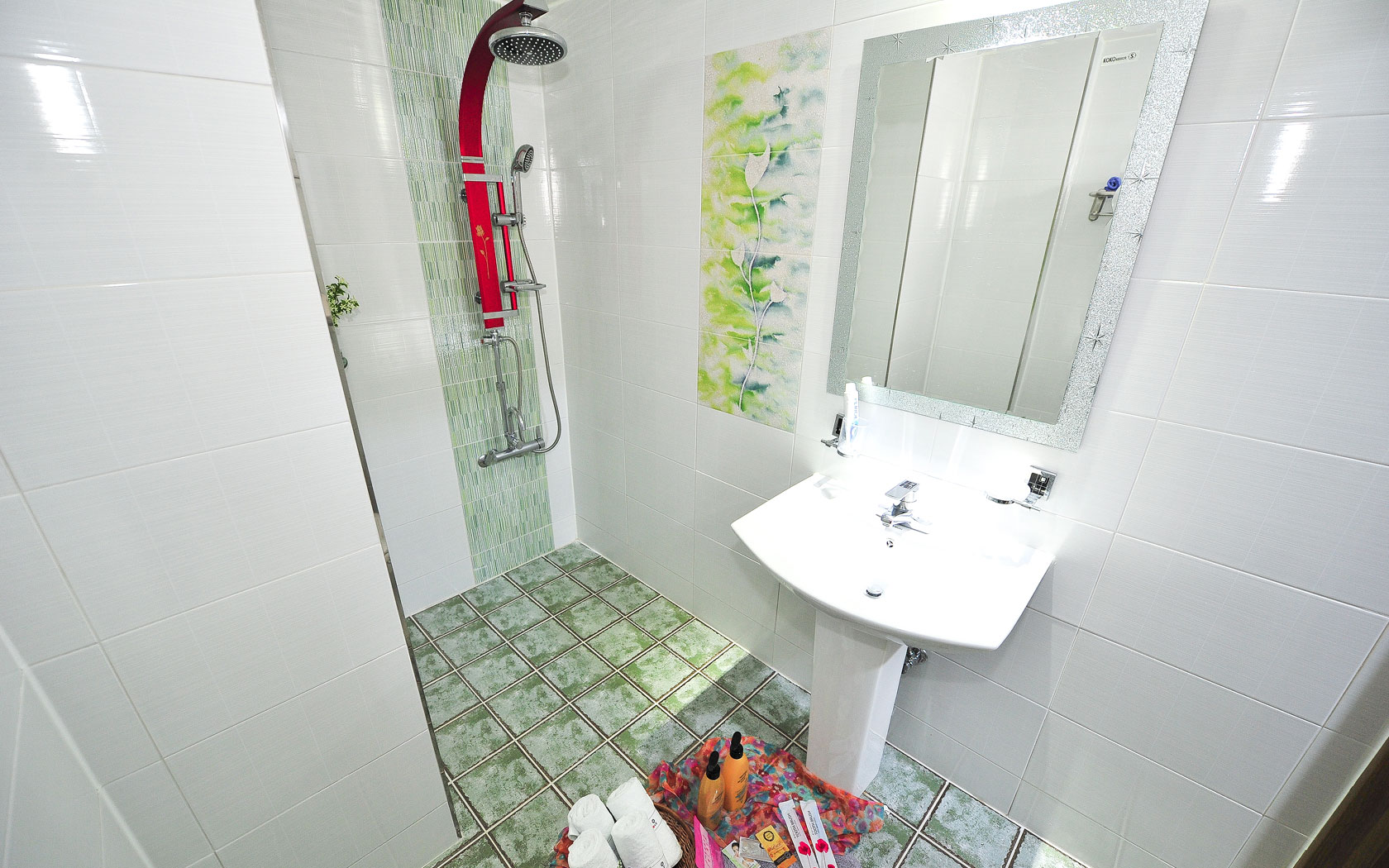 room detail thumbnail 1