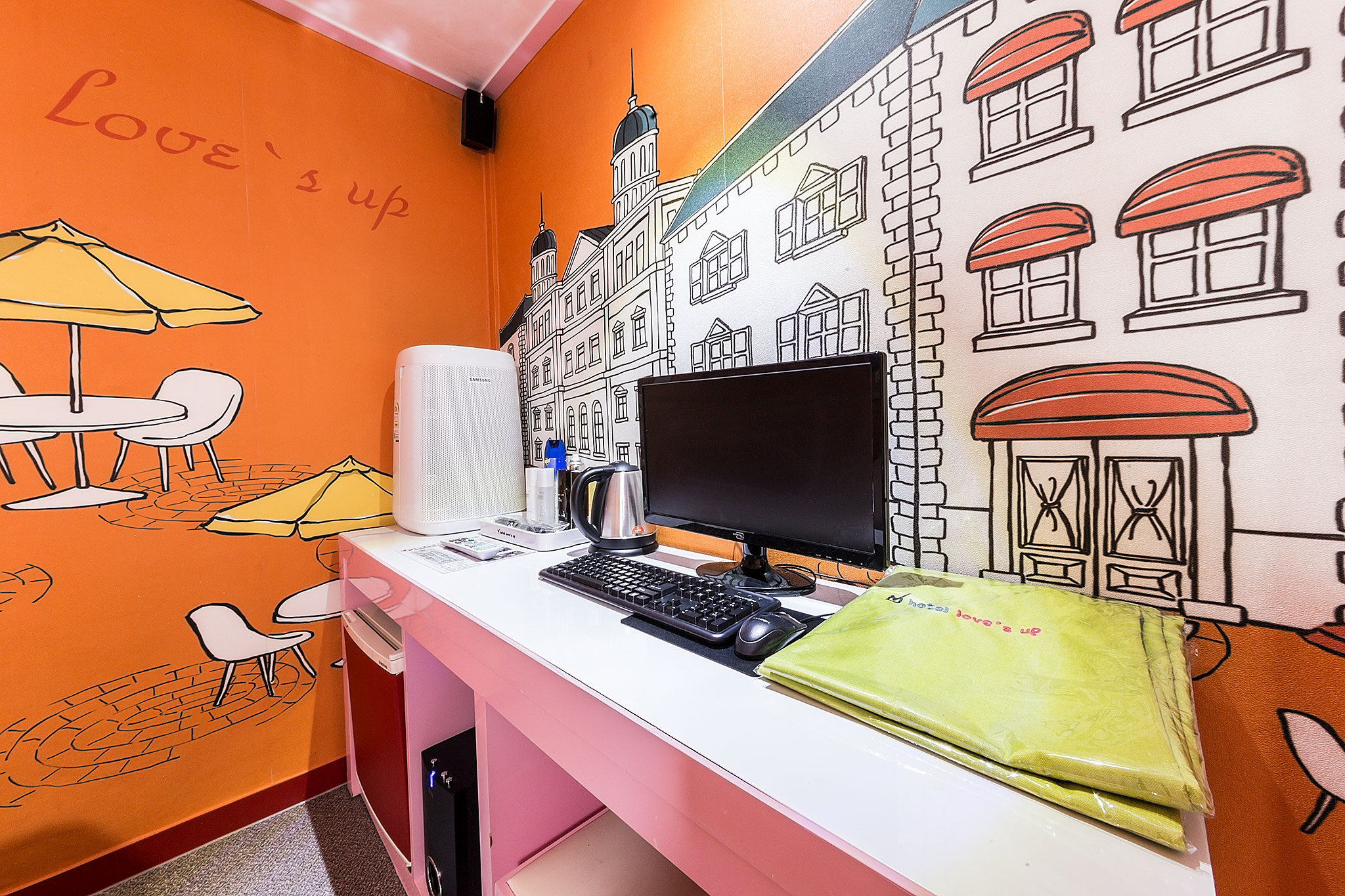 room detail thumbnail 2