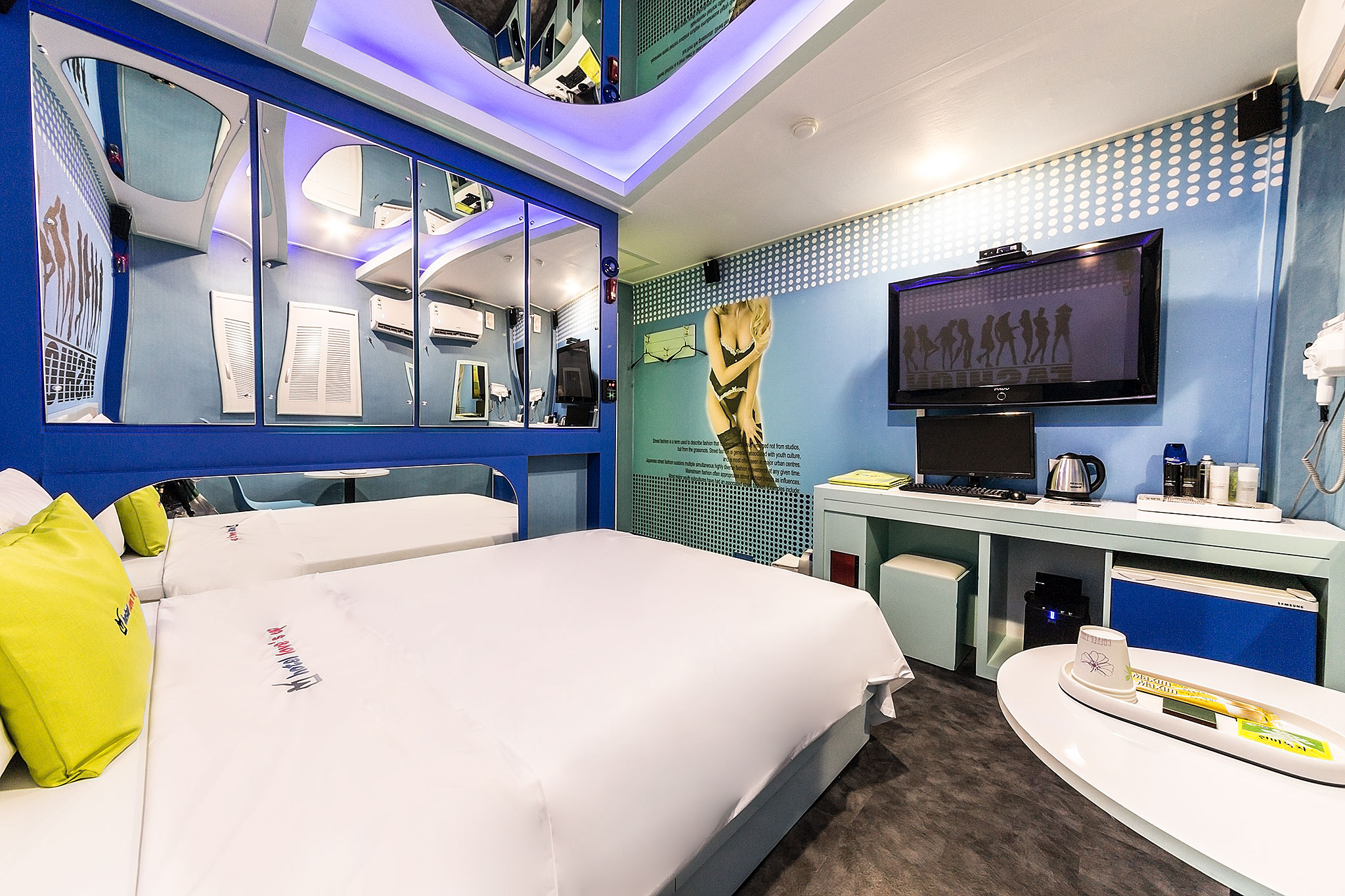 room detail thumbnail 2