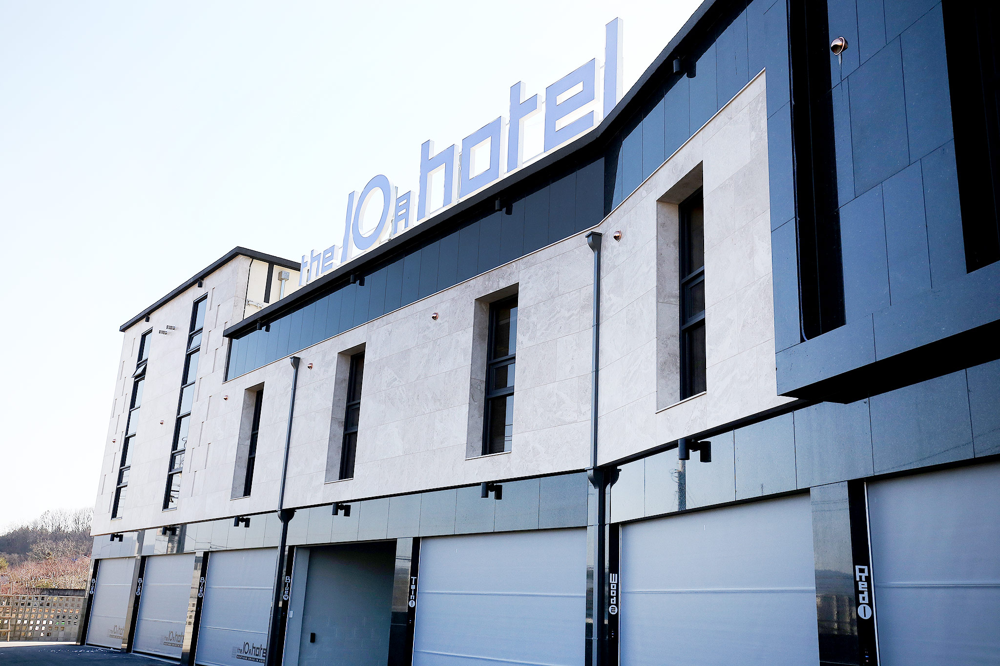 충주 더 10월(Drive in Hotel) 외관