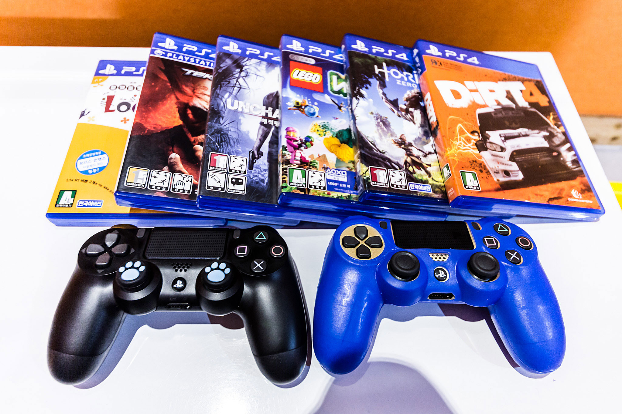 room detail thumbnail 2