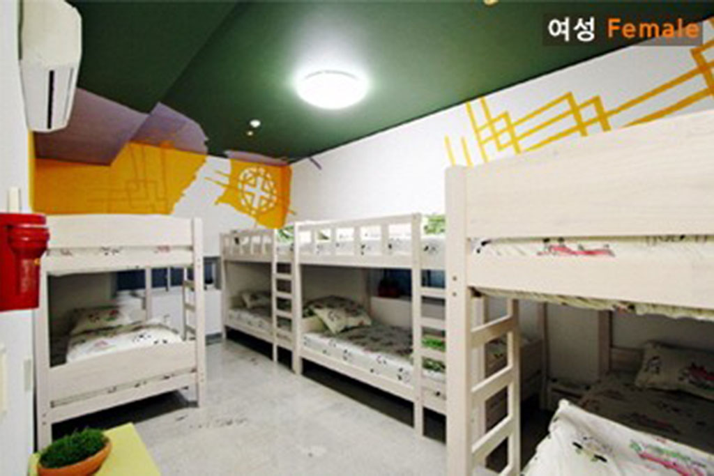 여성전용 8인 도미토리