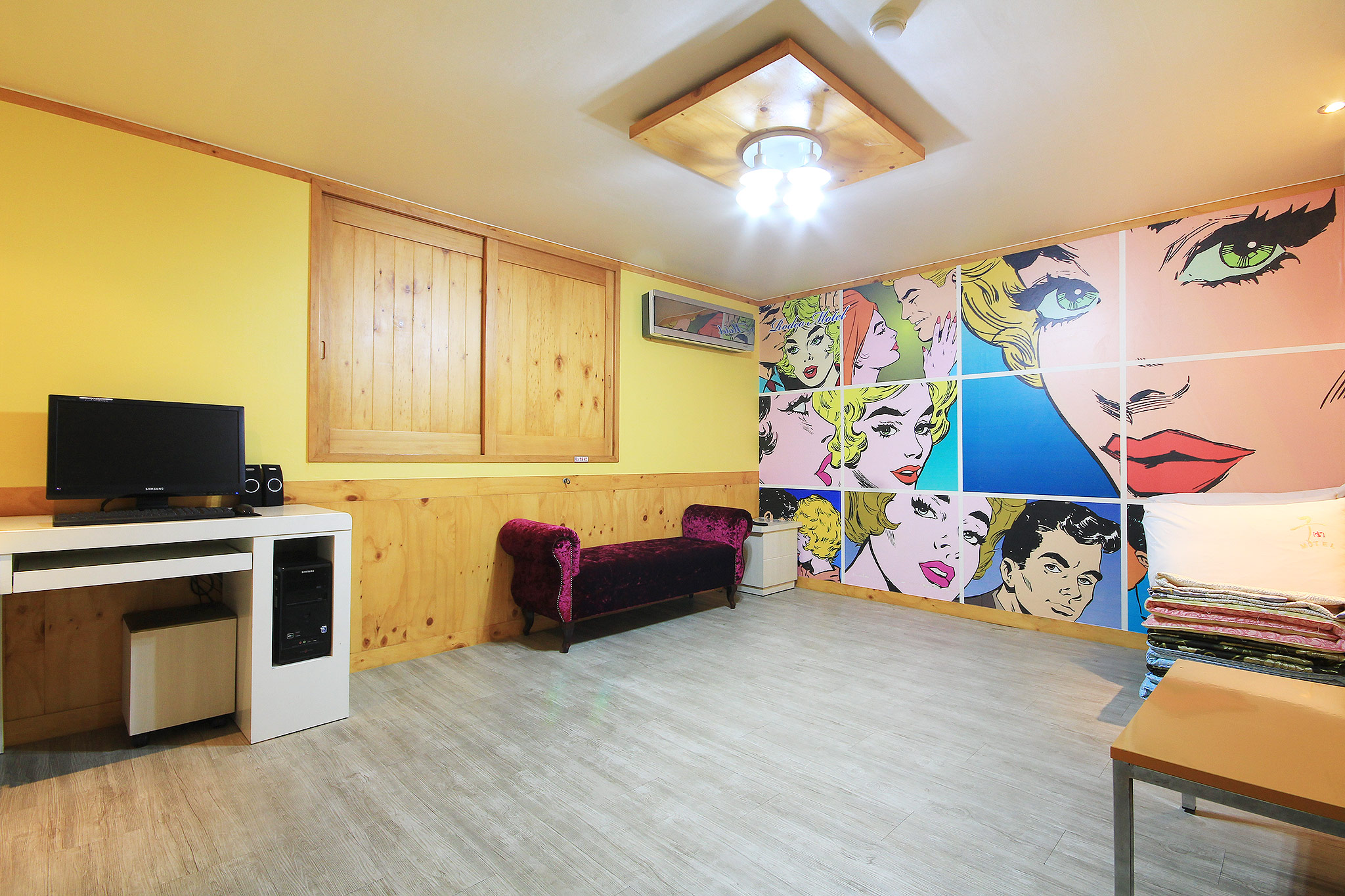room detail thumbnail 0