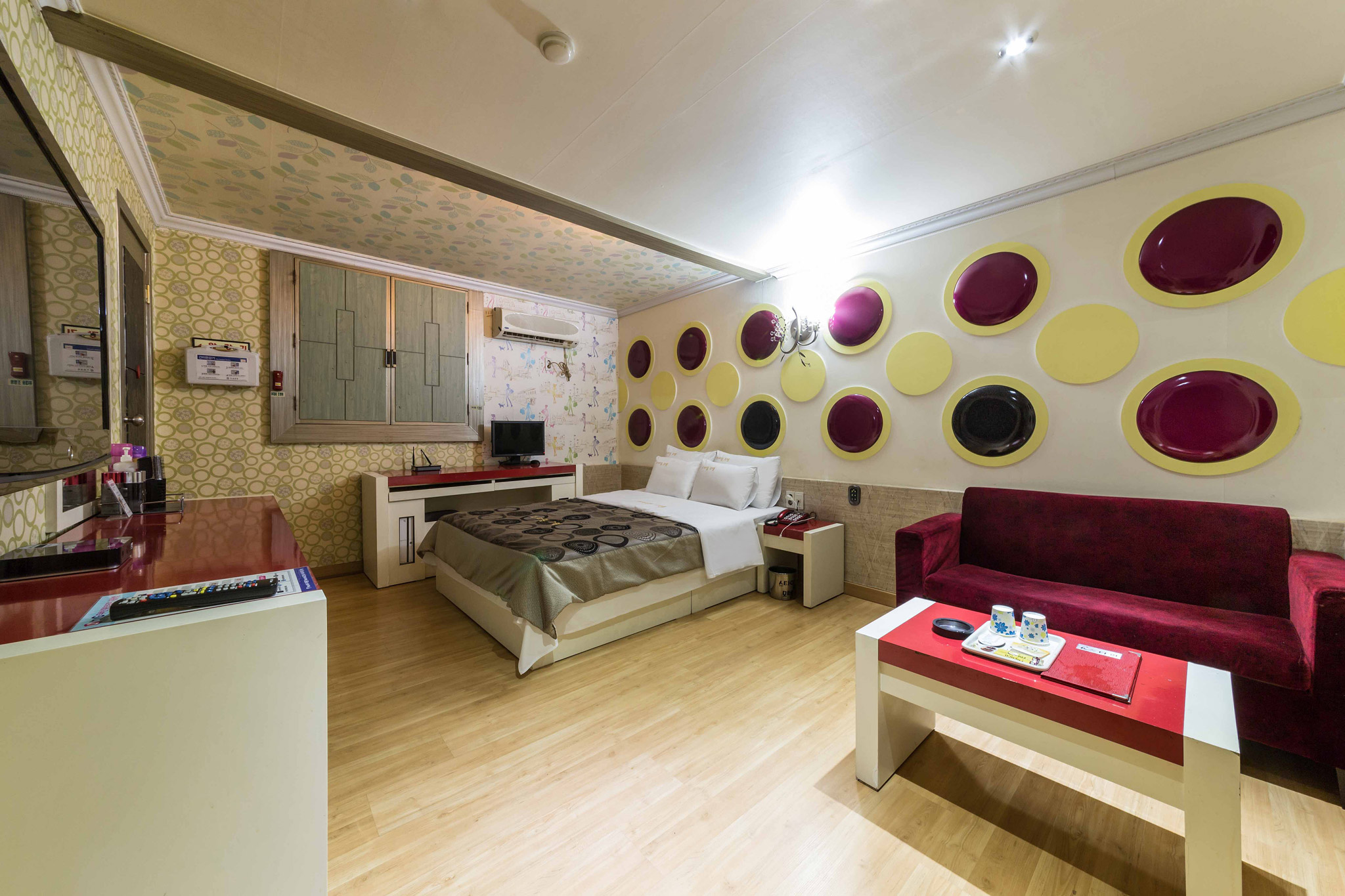 room detail thumbnail 0