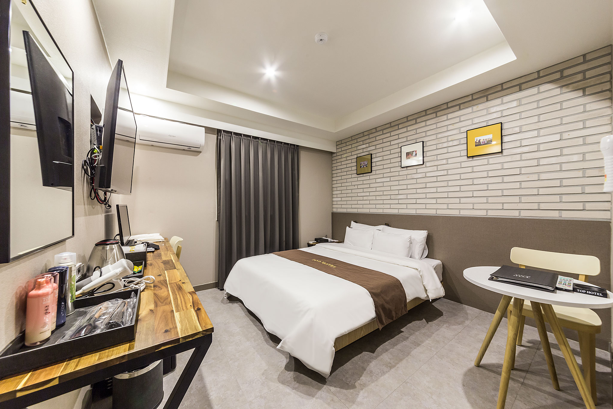 room detail thumbnail 0