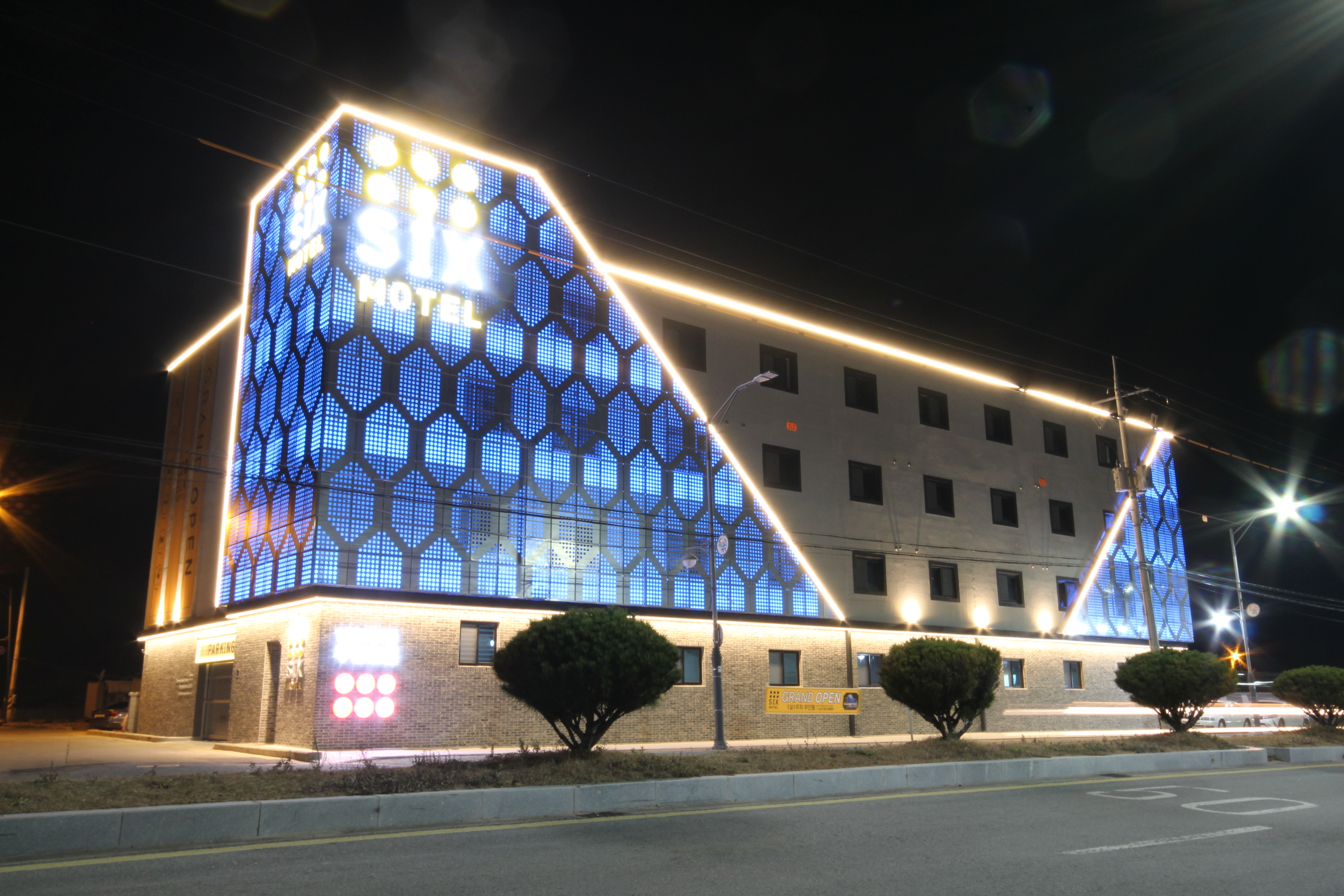 영덕 식스(SIX HOTEL) 외관