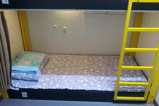 room detail thumbnail 2