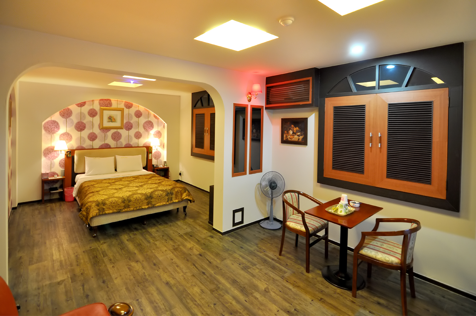 room detail thumbnail 0