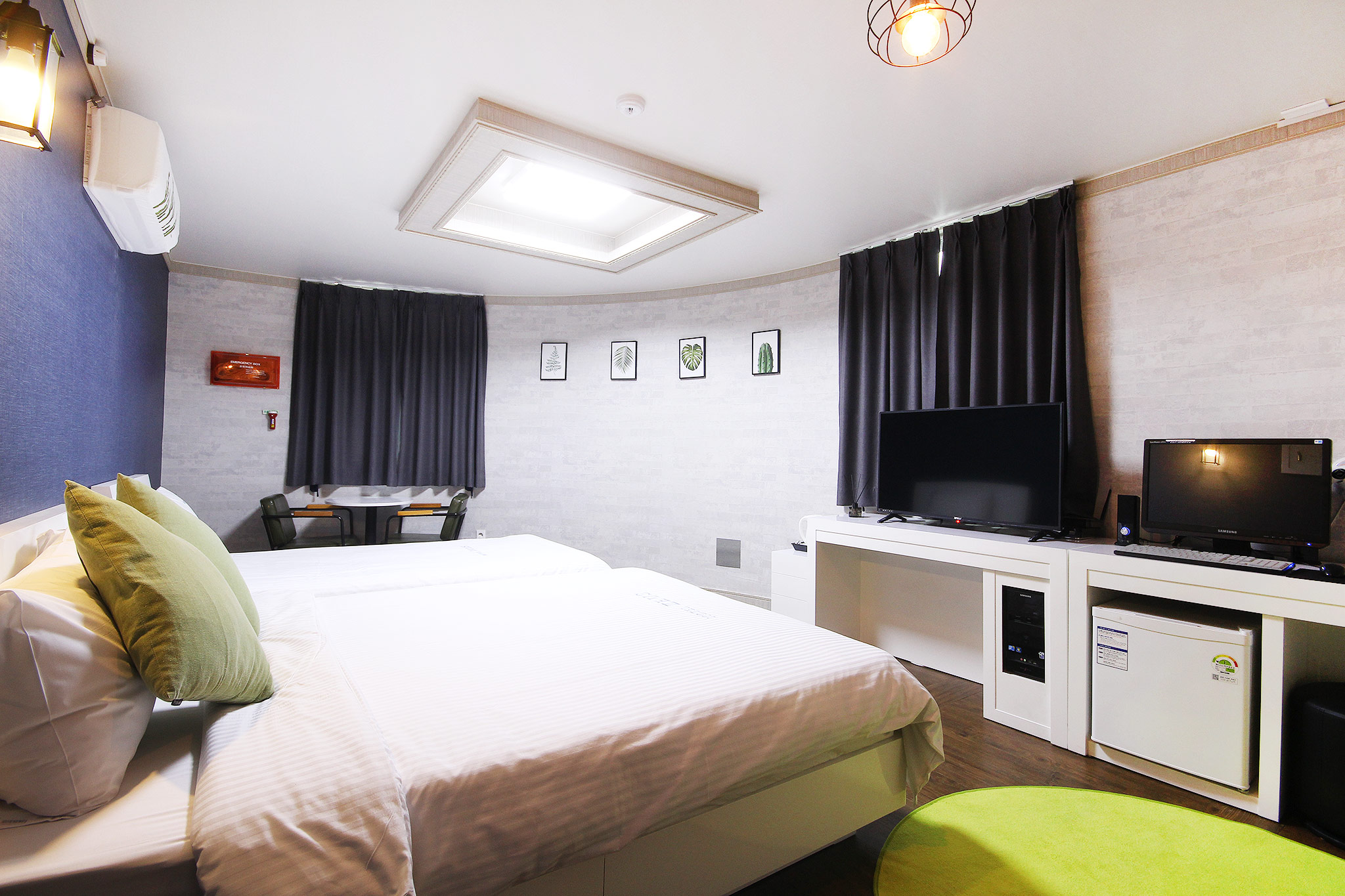 room detail thumbnail 0