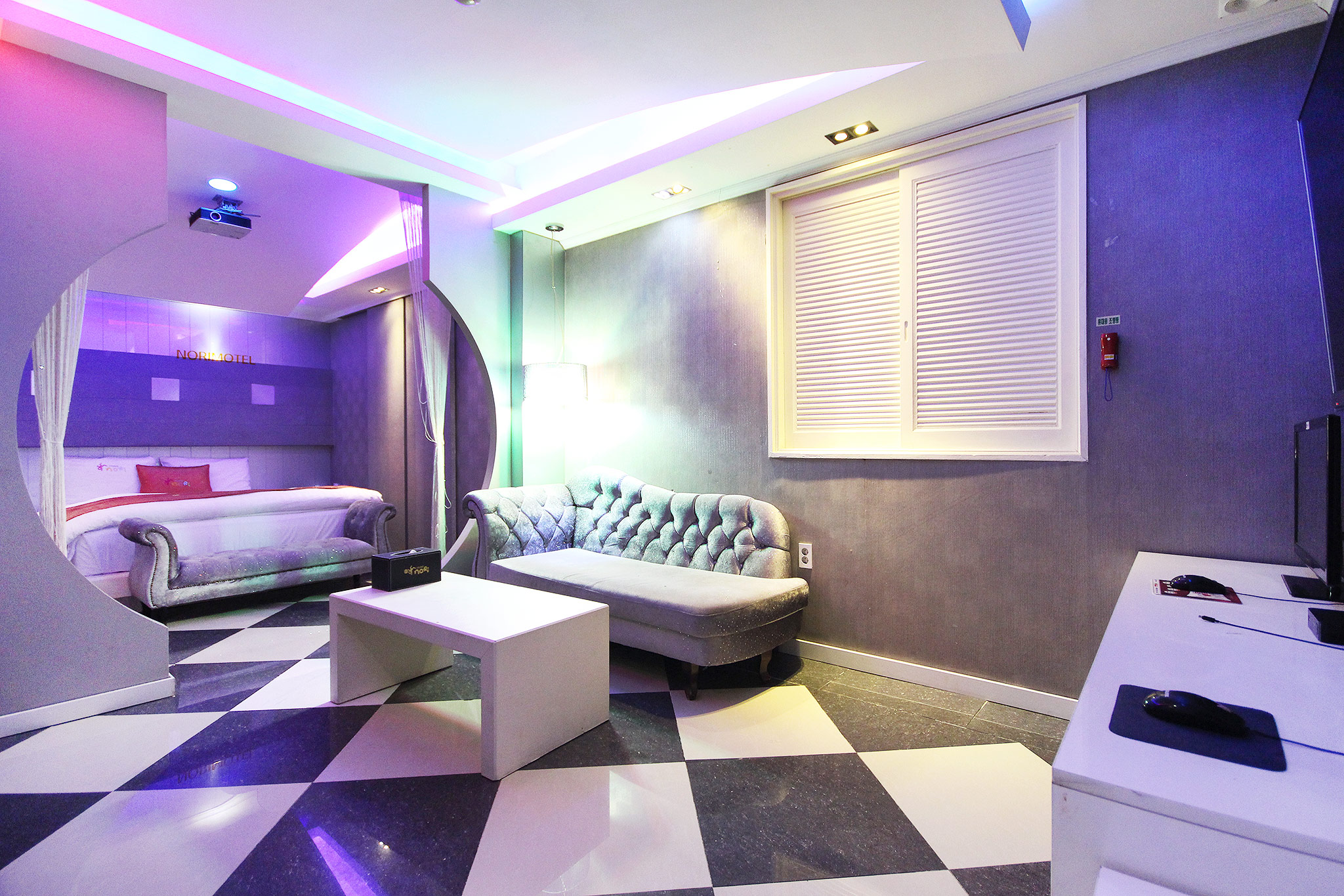 room detail thumbnail 0