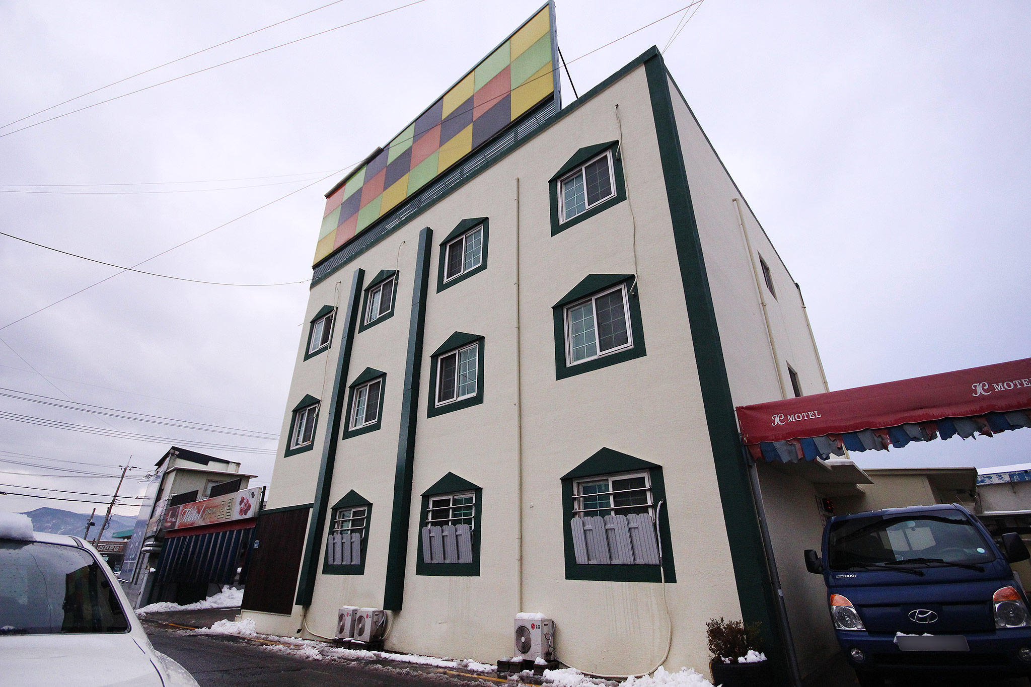 EXTERIOR
