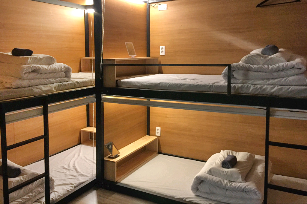 room detail thumbnail 2