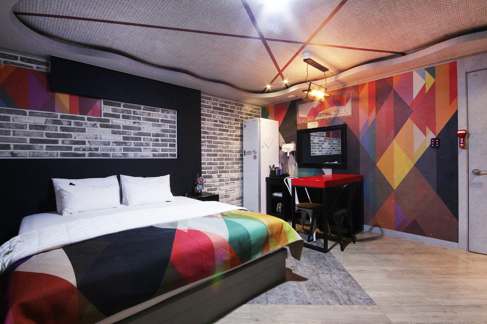 room detail thumbnail 1