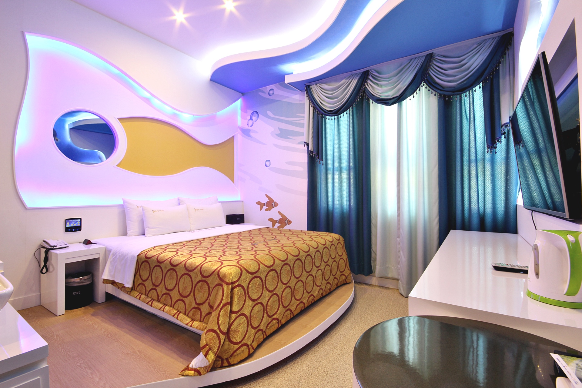 room detail thumbnail 1