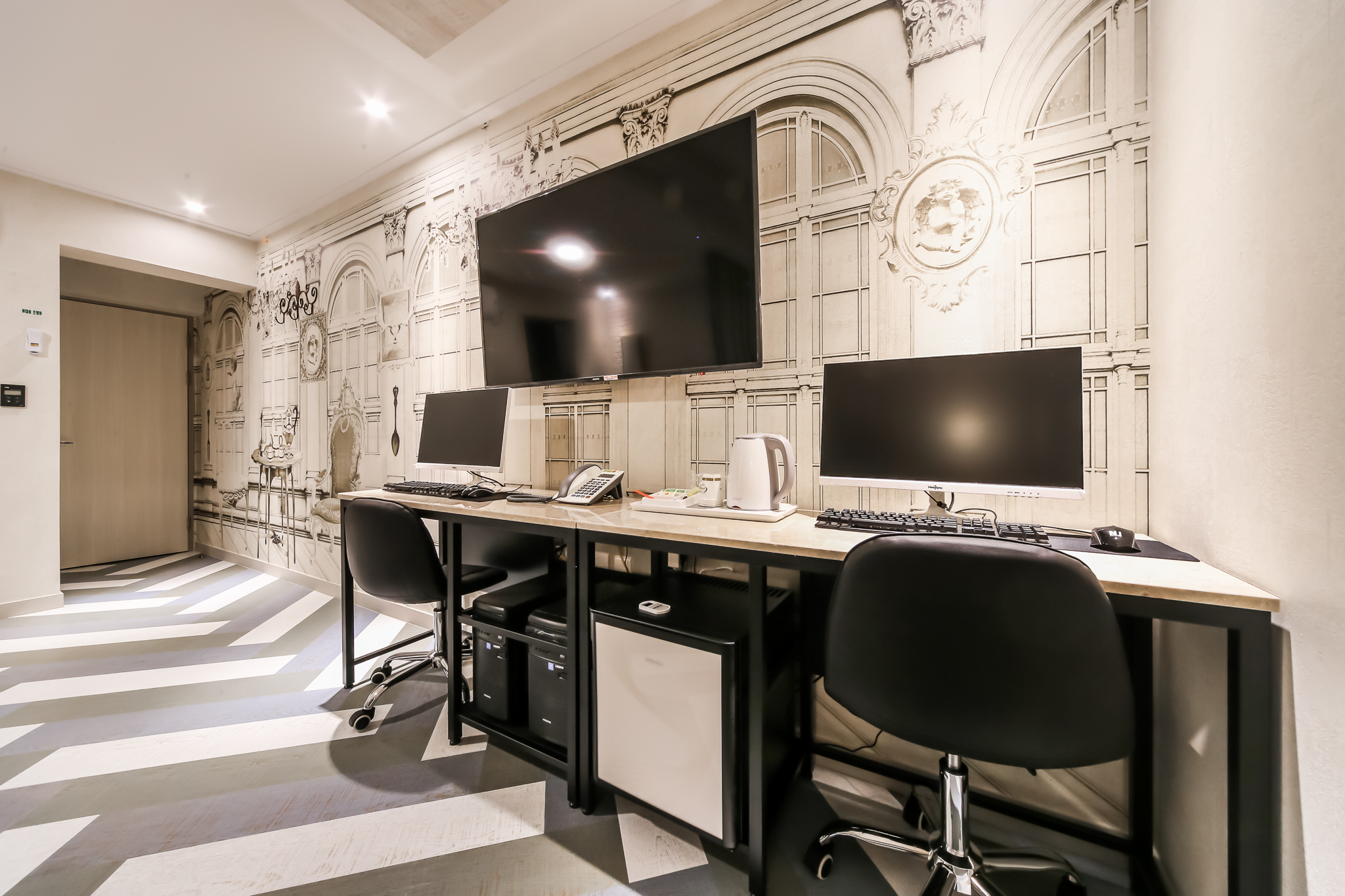 room detail thumbnail 0