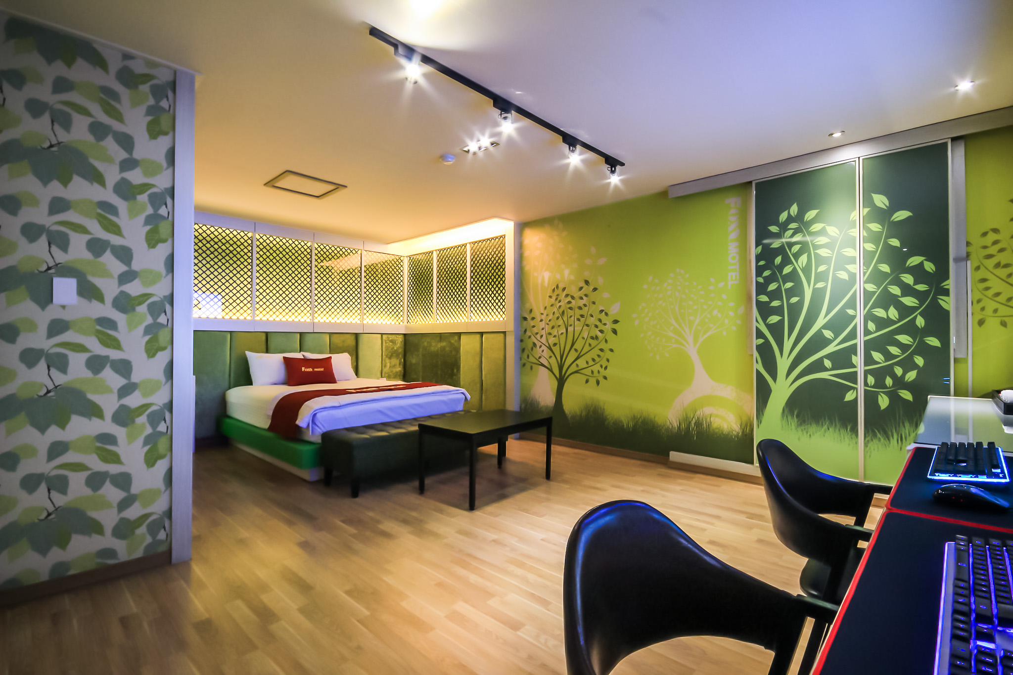 room detail thumbnail 0