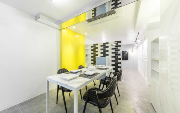 room detail thumbnail 2