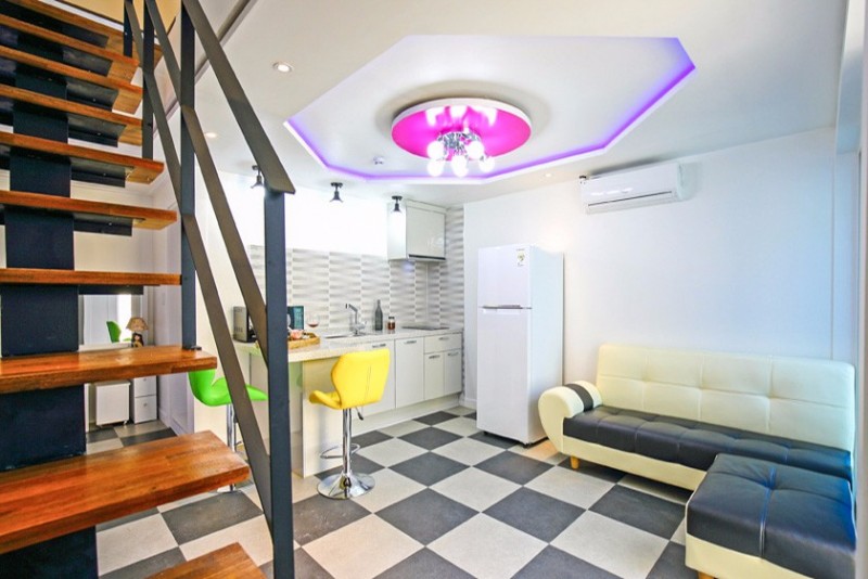 room detail thumbnail 1