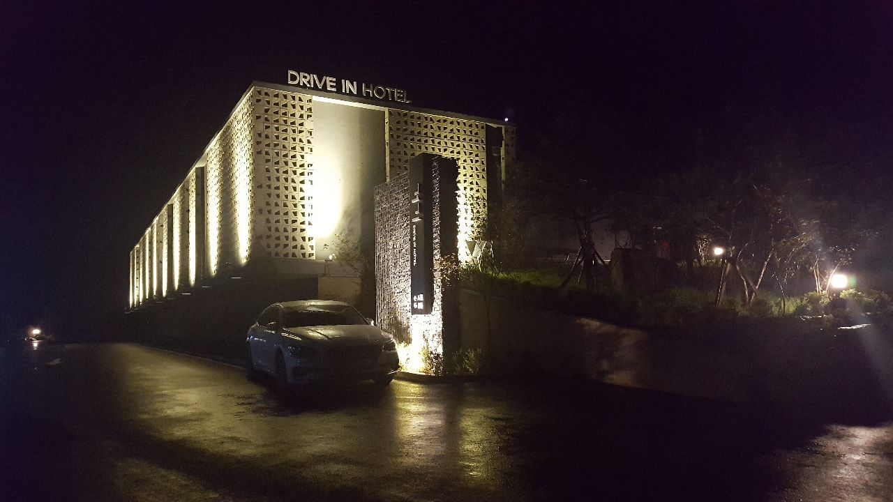제천 거기 무인텔 (1대1 Drive-In) 외관