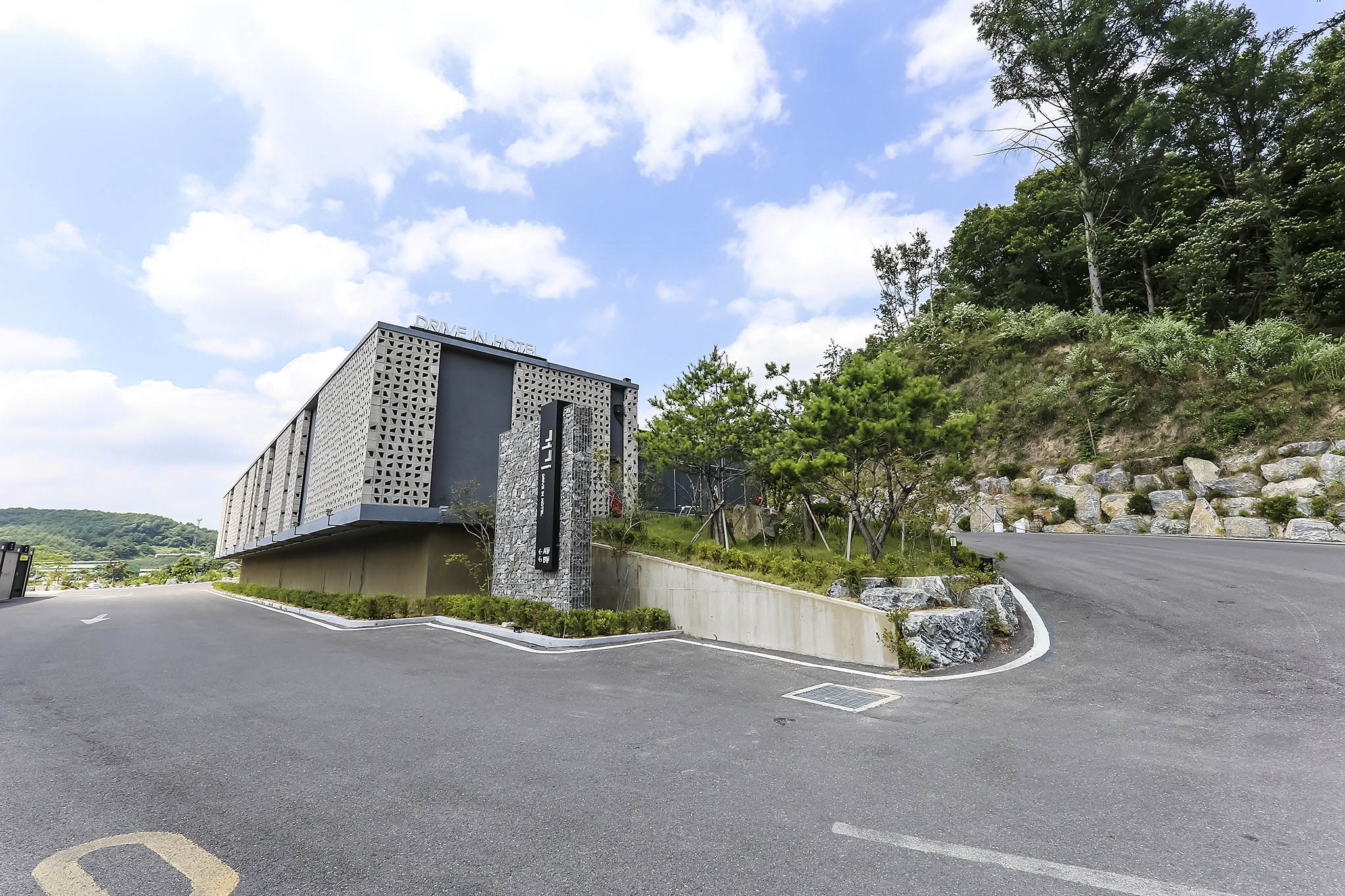 제천 거기 무인텔 (1대1 Drive-In) 외관