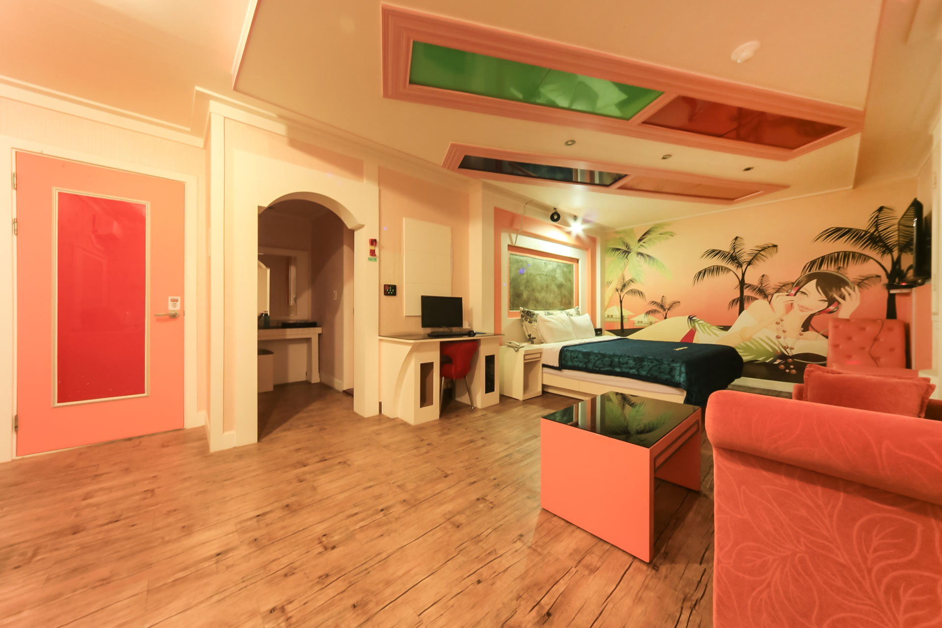 room detail thumbnail 2