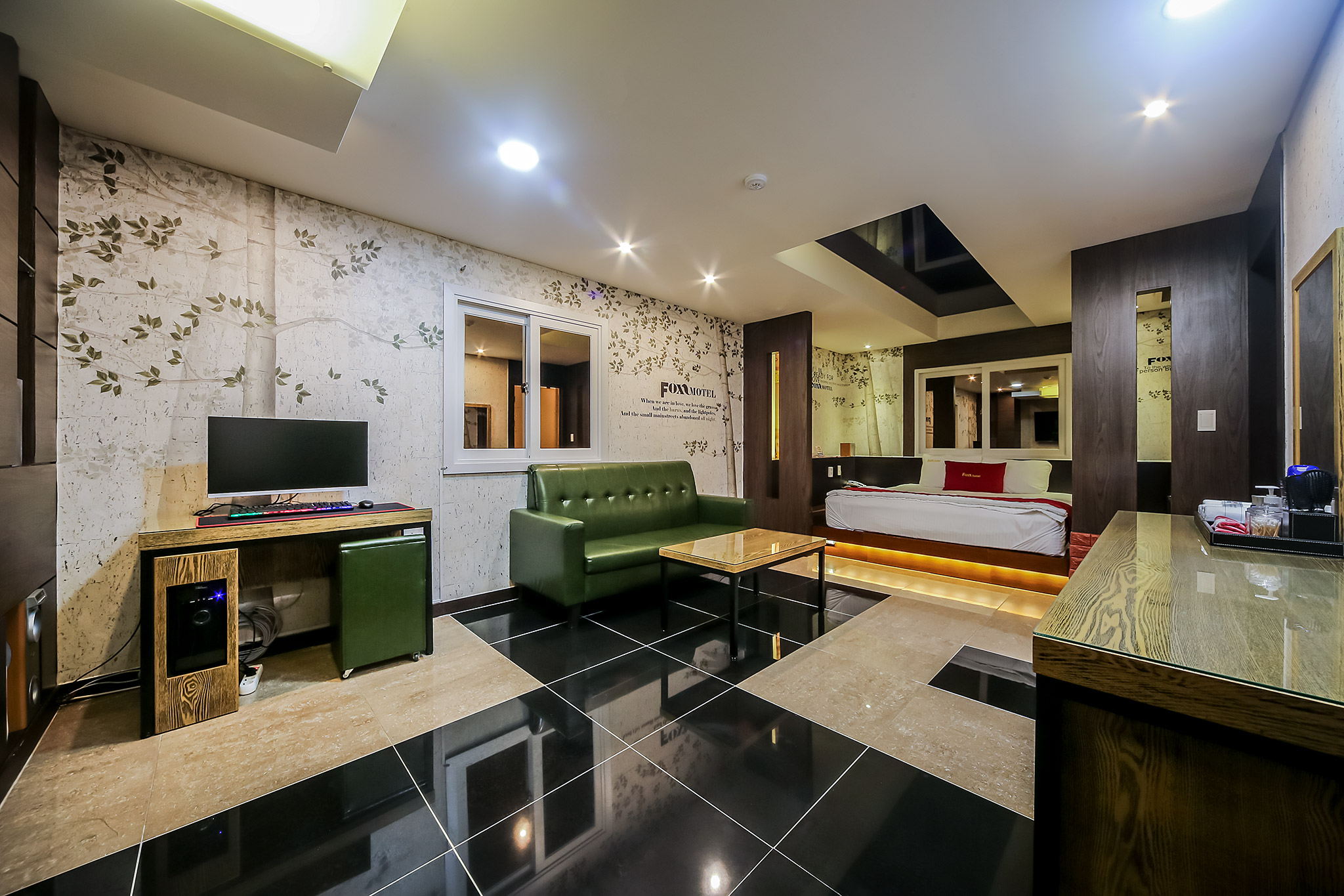 room detail thumbnail 0