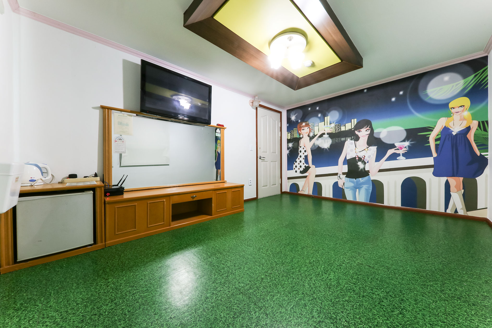 room detail thumbnail 2