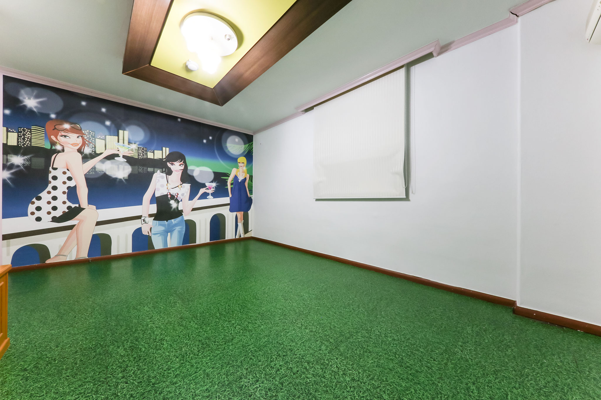 room detail thumbnail 1