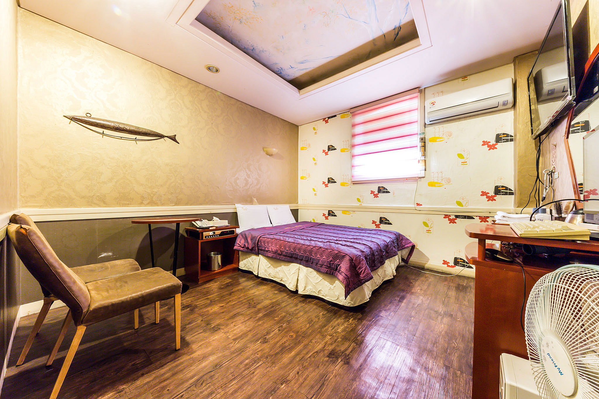 room detail thumbnail 0