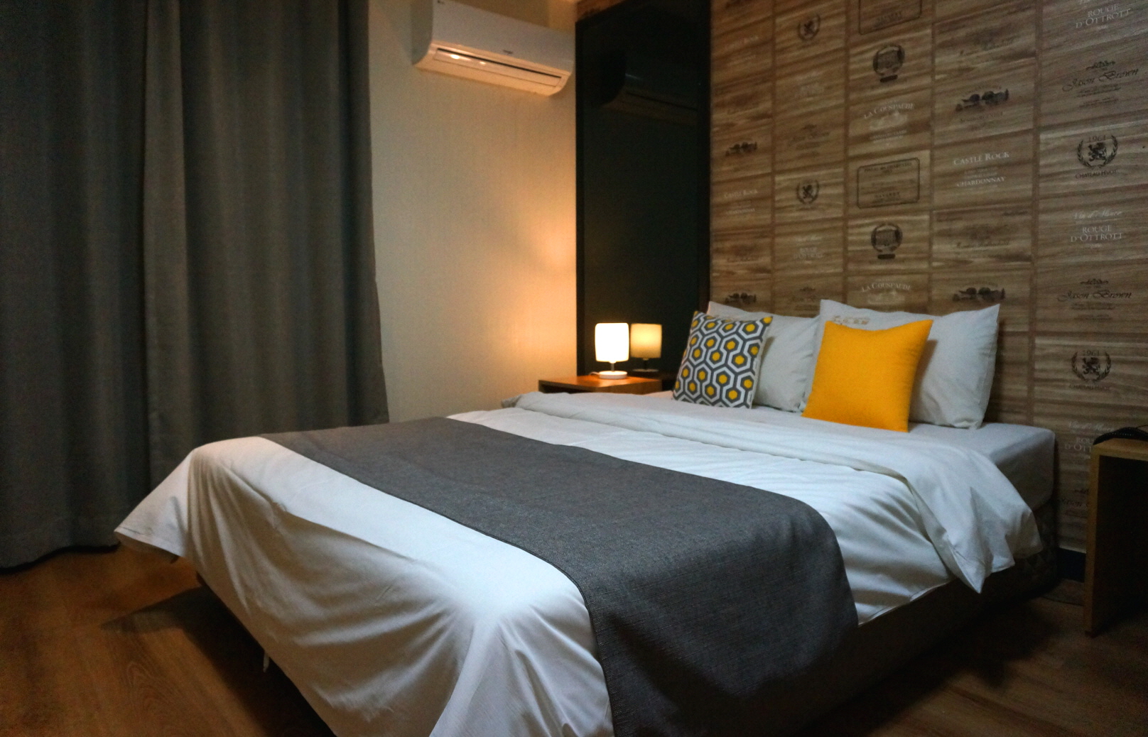 room detail thumbnail 0