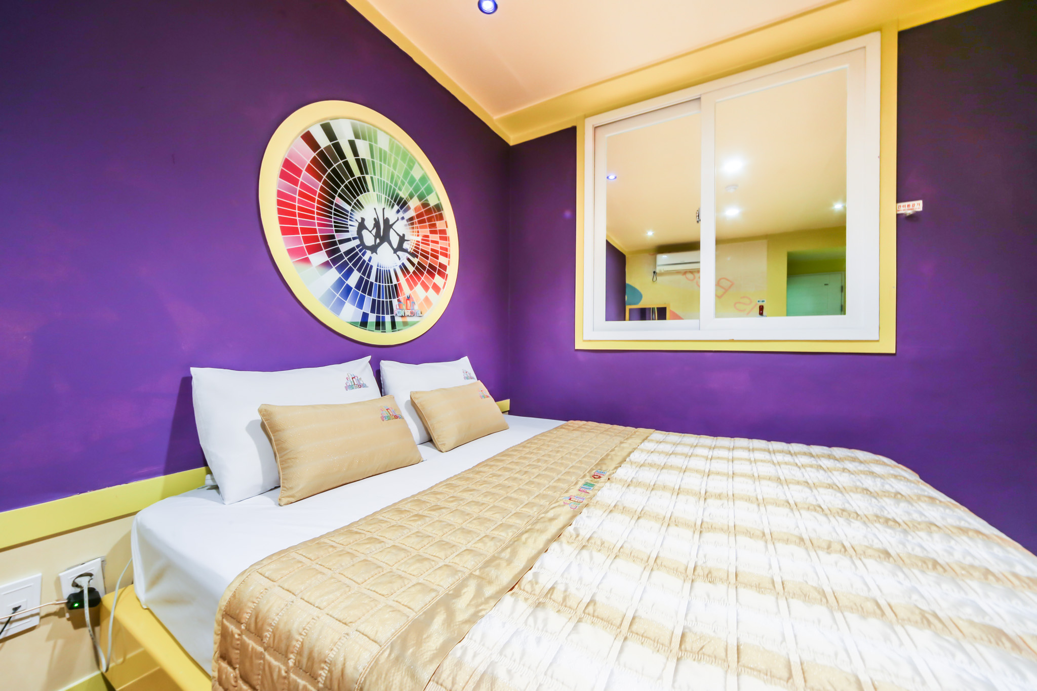 room detail thumbnail 1