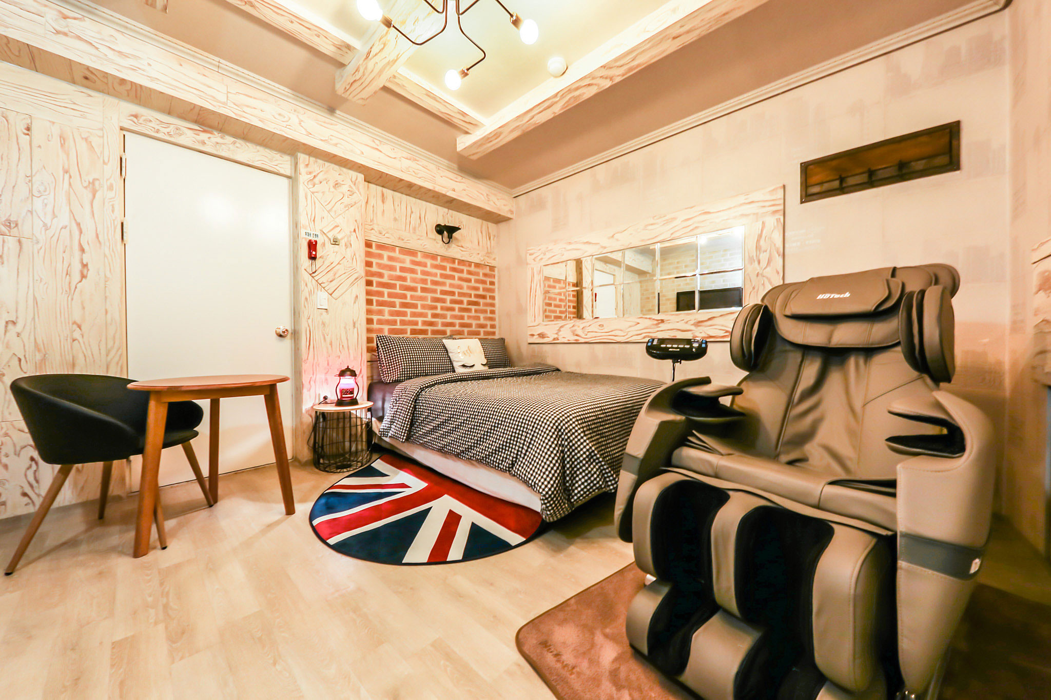 room detail thumbnail 0