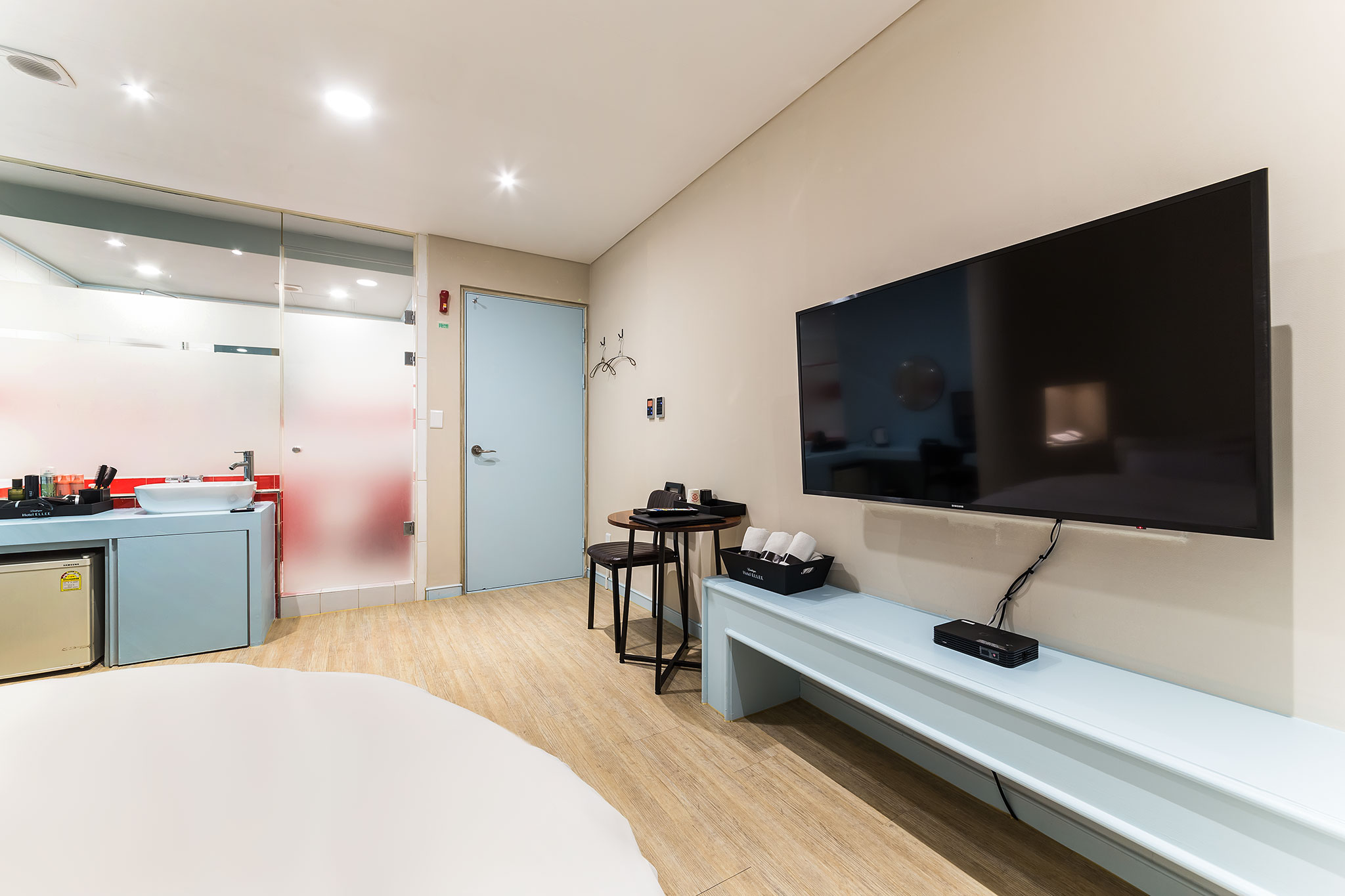 room detail thumbnail 0