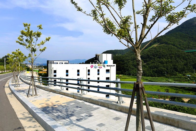 https://yaimg.yanolja.com/v5/2018/12/12/10/5c1065c2dd8842.11126973.JPG