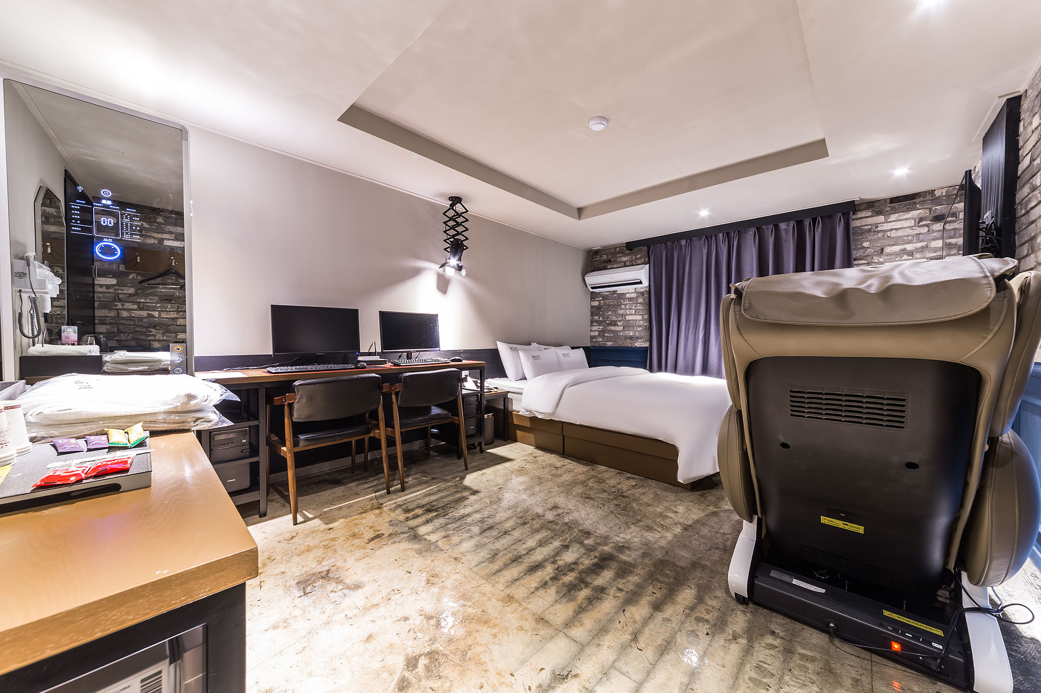 room detail thumbnail 0