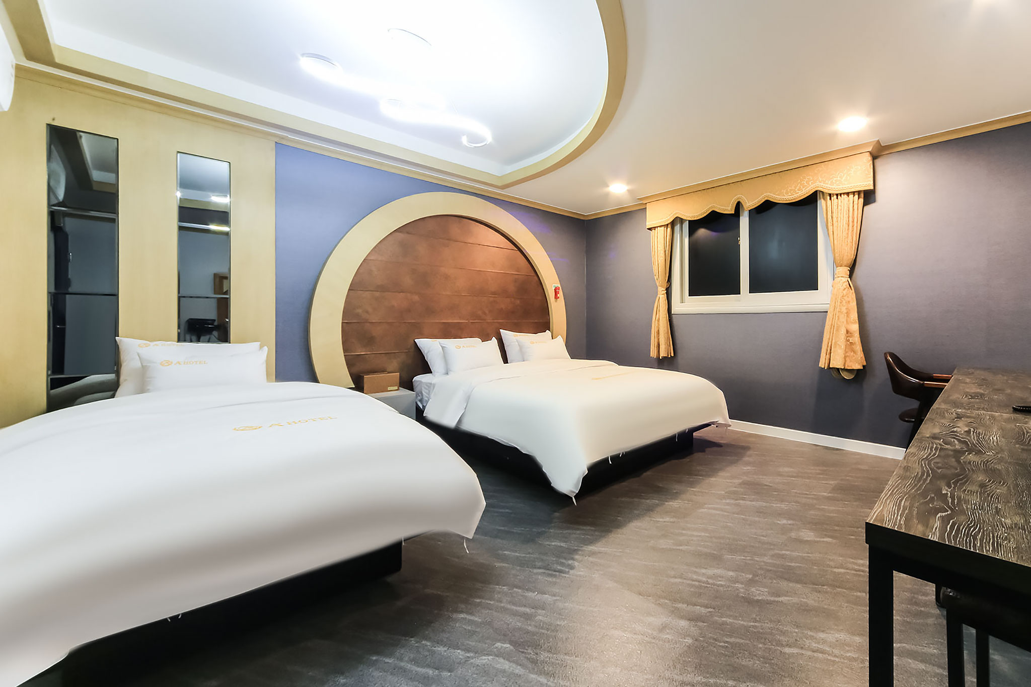 room detail thumbnail 0